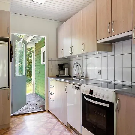 2735-nexo-gubbegardsvejen-3 * Neksø